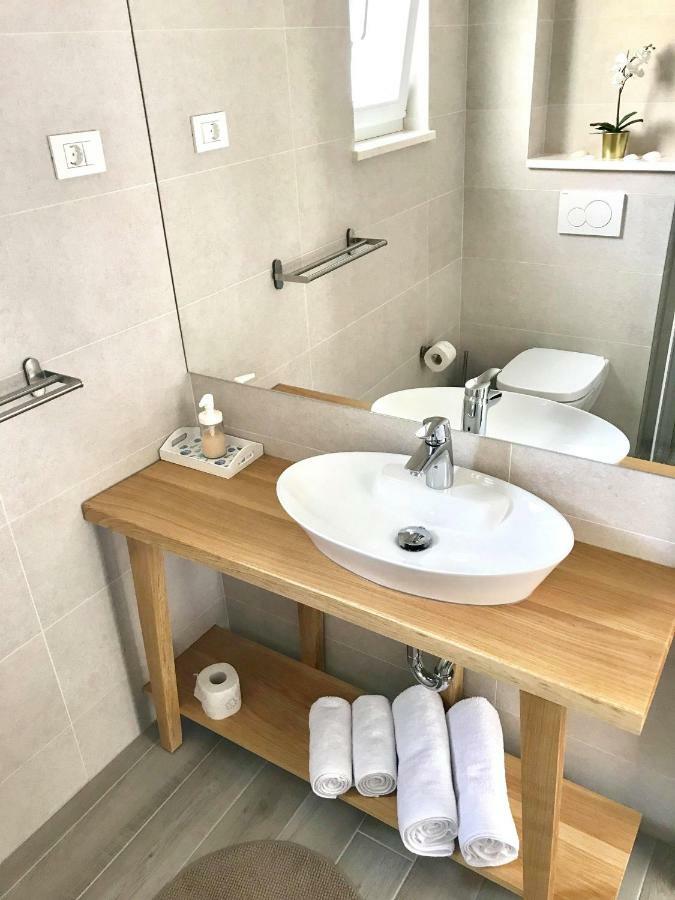 Cocoville Beach House- Makarska Appartamento Esterno foto
