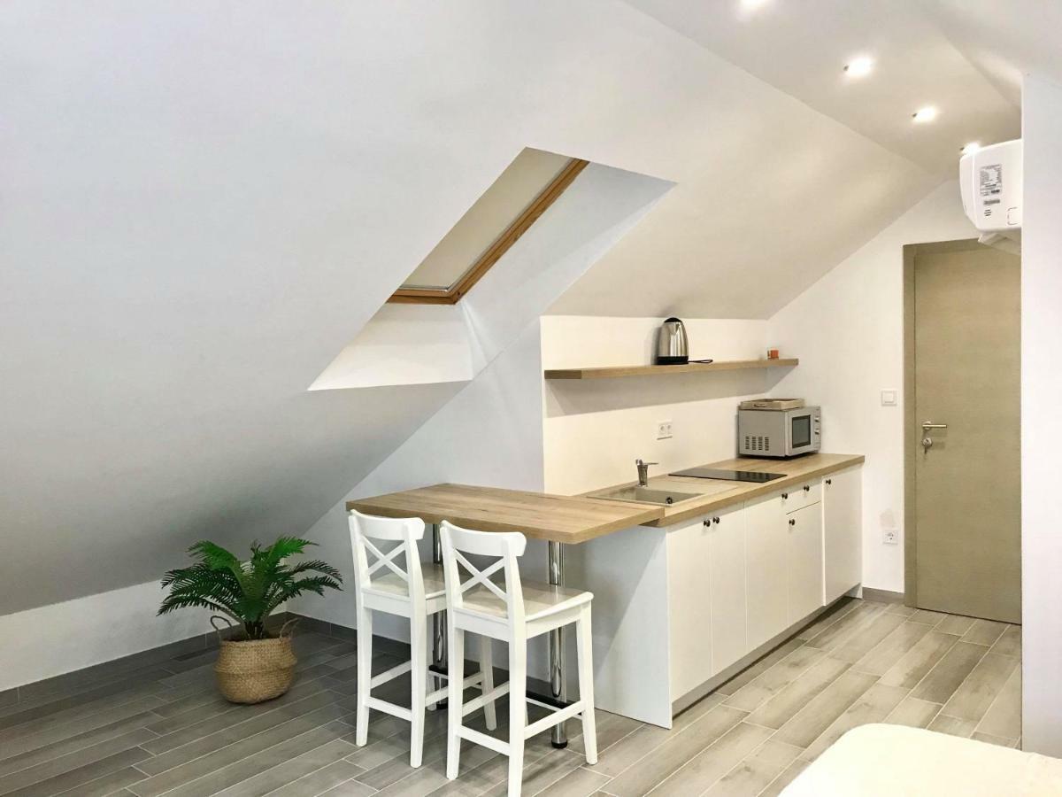 Cocoville Beach House- Makarska Appartamento Esterno foto