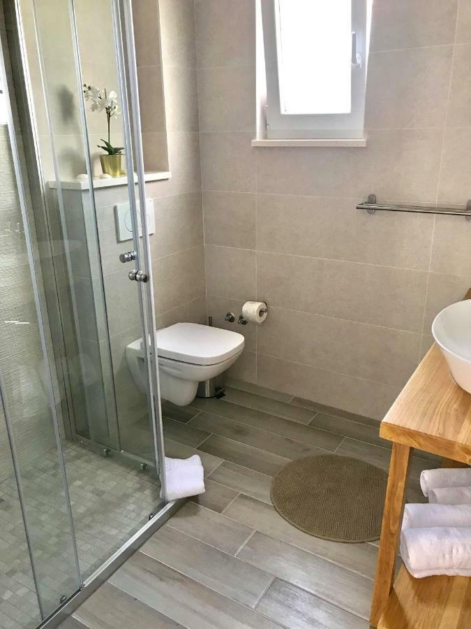 Cocoville Beach House- Makarska Appartamento Esterno foto
