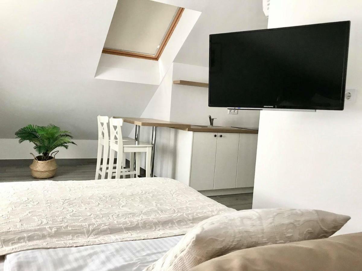 Cocoville Beach House- Makarska Appartamento Esterno foto