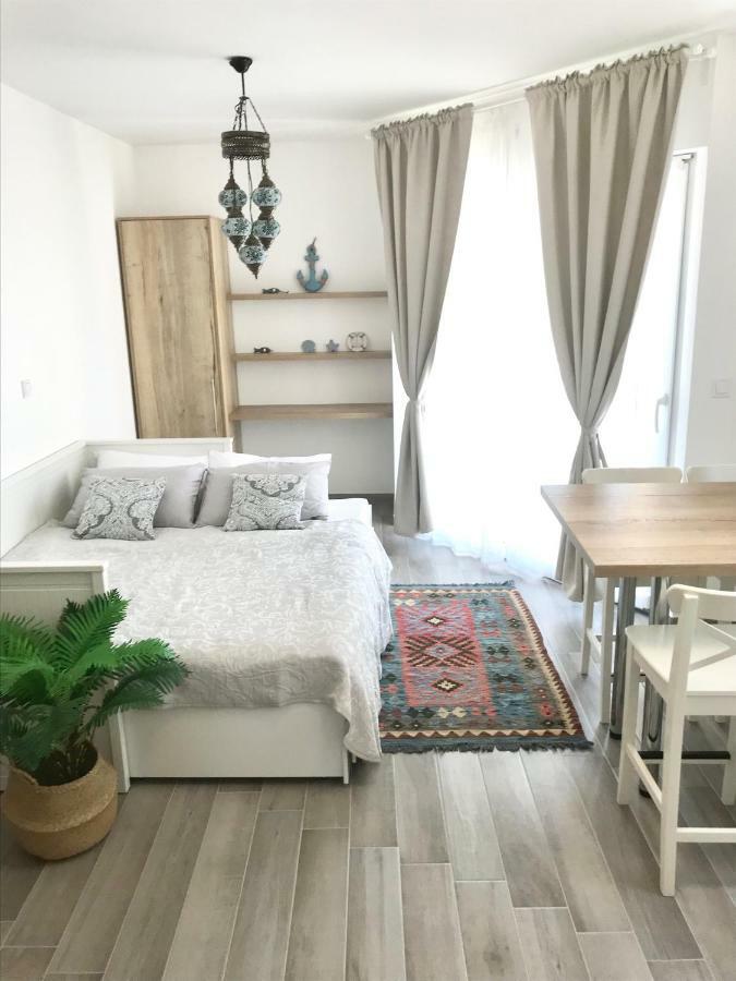 Cocoville Beach House- Makarska Appartamento Esterno foto